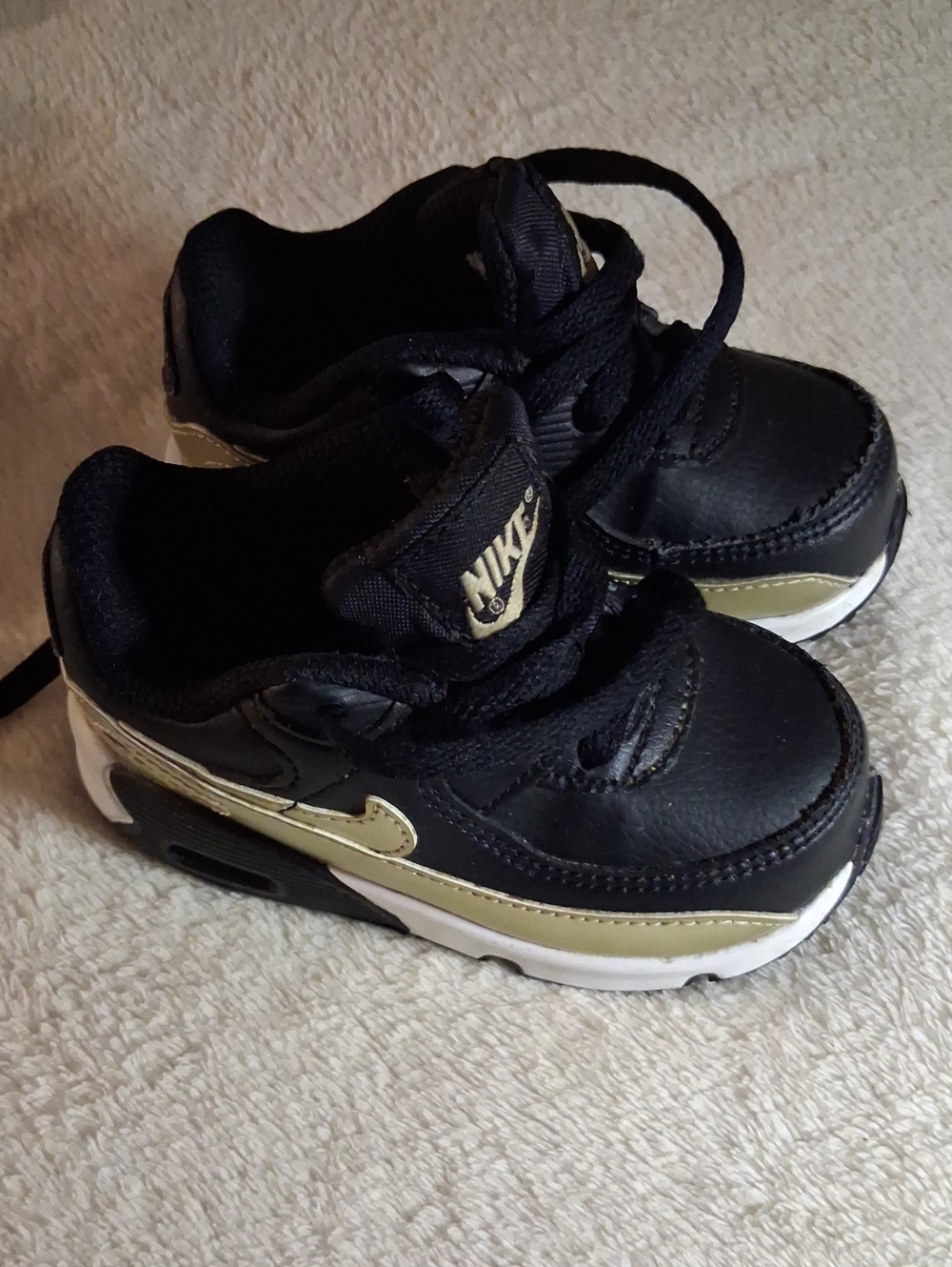 Nike Air Max Size 6c Lil  Kids Black and Gold Accent Sneakers